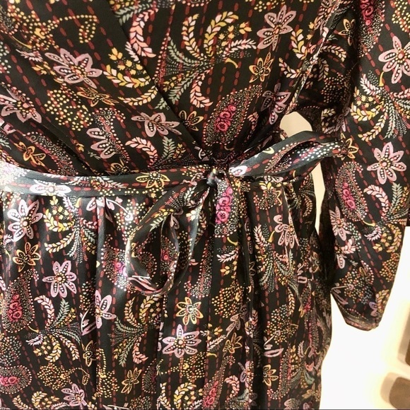 Victoria’s Secret Robe - Picture 6 of 14